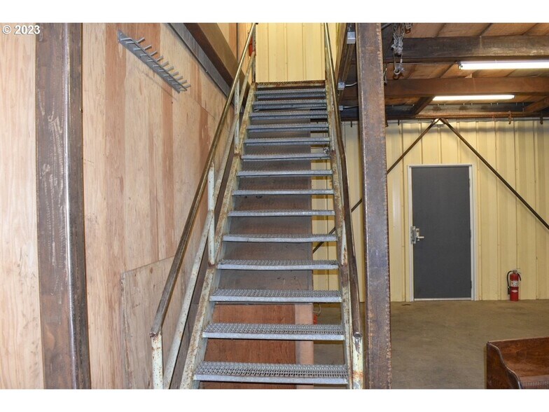 More Photos Of 121 Deady Crossing Rd, Sutherlin Warehouse For Sale