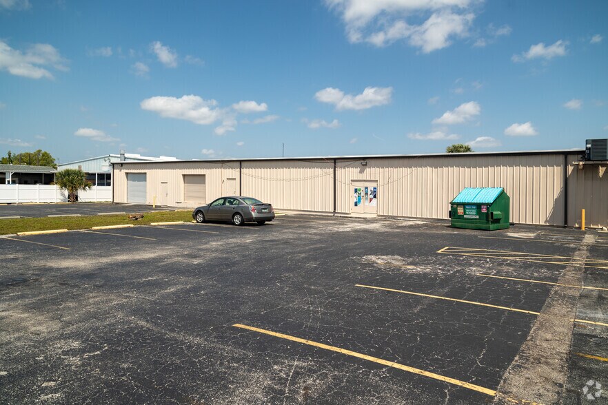 Primary Photo Of 11120 S Cleveland Ave, Fort Myers Freestanding For Lease