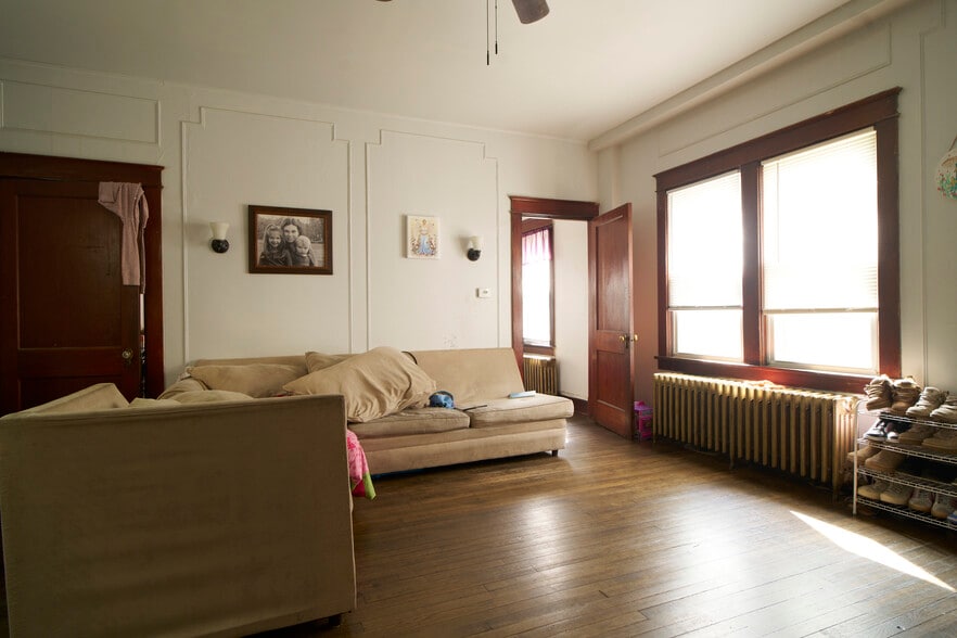More Photos Of 31 Green St, Kingston Apartments For Sale