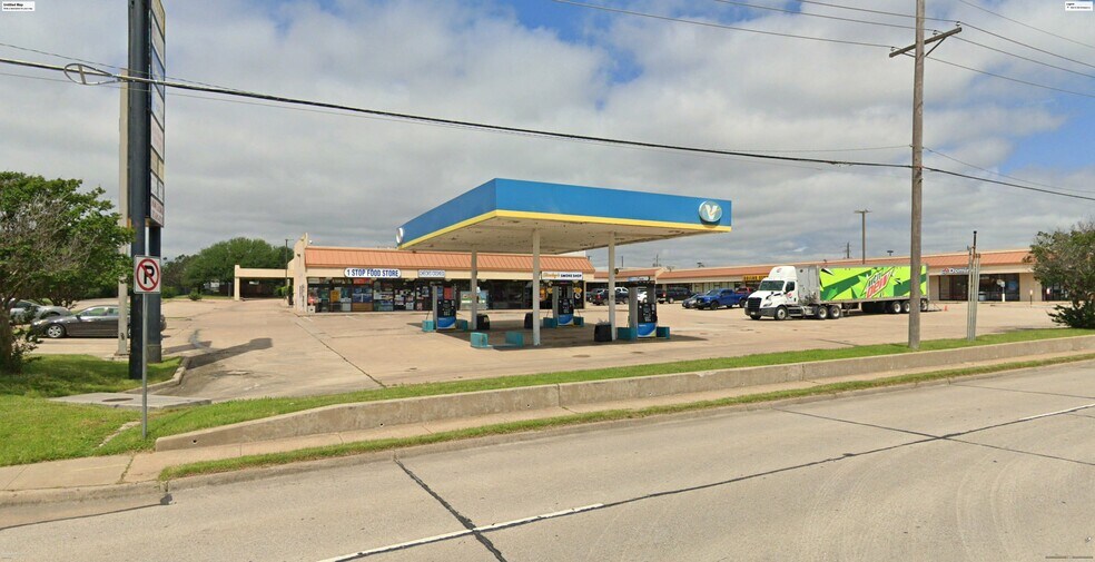 More Photos Of 502 S Old Orchard Ln, Lewisville Unknown For Lease