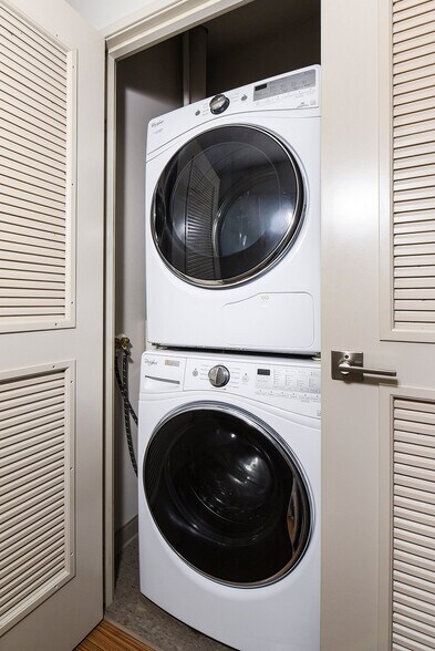 More Photos Of 99 W Saint Clair Ave, Cleveland Apartments For Lease