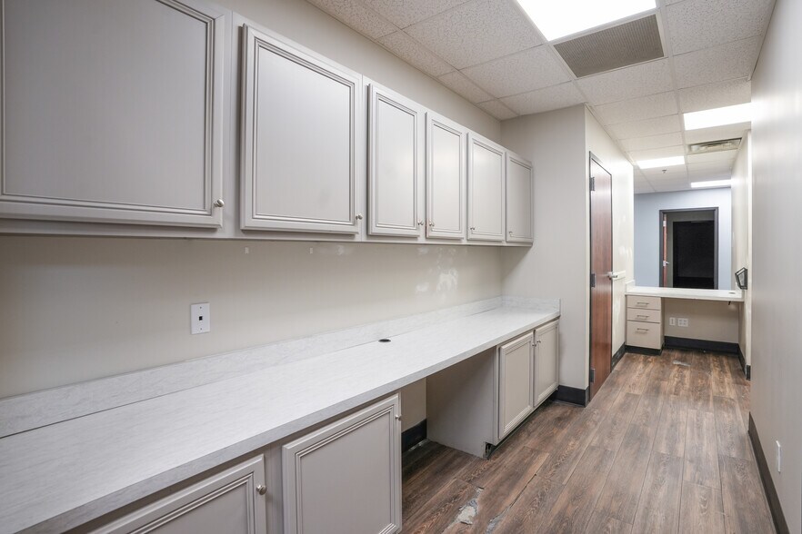 More Photos Of 120 Prosperous Pl, Lexington Office For Lease