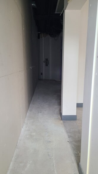 More Photos Of 1192 Marine Dr, North Vancouver District Storefront For Lease