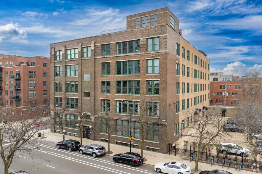 More Photos Of 1327 W Washington Blvd, Chicago Loft Creative Space For Lease