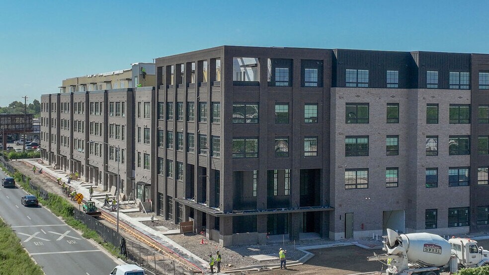 More Photos Of 403 E Koenig Ln, Austin Apartments For Lease