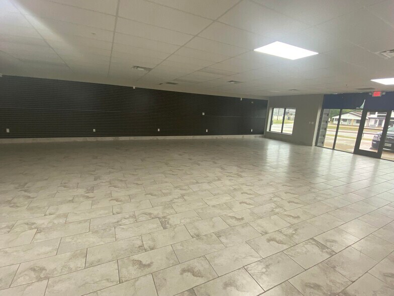 More Photos Of 1131 Fort Worth Dr, Denton Storefront Retail Office For Sale