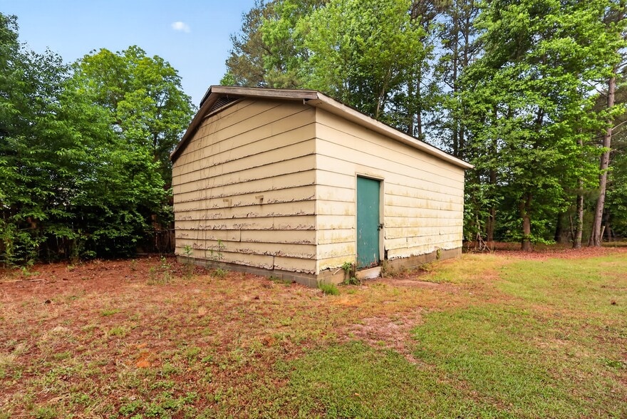 More Photos Of 6828 Old Stage Rd N, Angier Flex For Sale