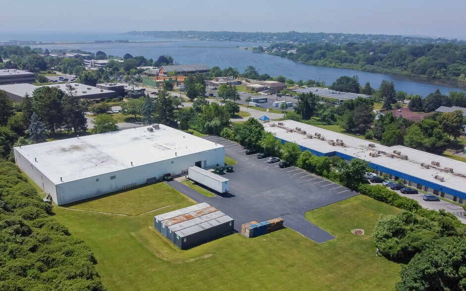 More Photos Of 72 Johnny Cake Hill Rd, Middletown Distribution For Sale