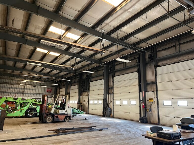 More Photos Of 75 Ransier Dr, Buffalo Truck Terminal For Sale