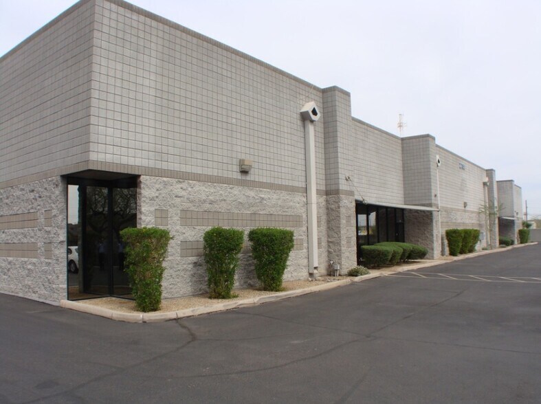 More Photos Of 2730 E Jones Ave, Phoenix Warehouse For Lease