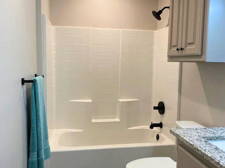 More Photos Of 901 Broadway Blvd, Kilgore Apartments For Sale