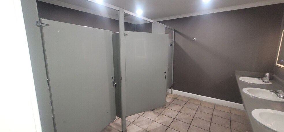 More Photos Of 3646-3678 Culebra Rd, San Antonio Unknown For Lease