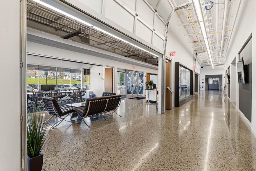 More Photos Of 40000 Grand River Ave, Novi Unknown For Lease