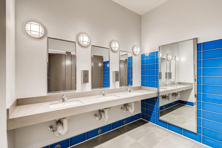 More Photos Of 3857-3893 N Steele St, Denver Flex For Sale