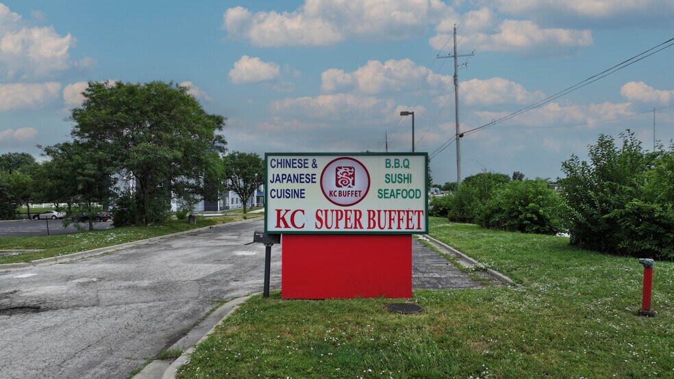 More Photos Of 12225 S Strang Line Rd, Olathe Restaurant For Sale