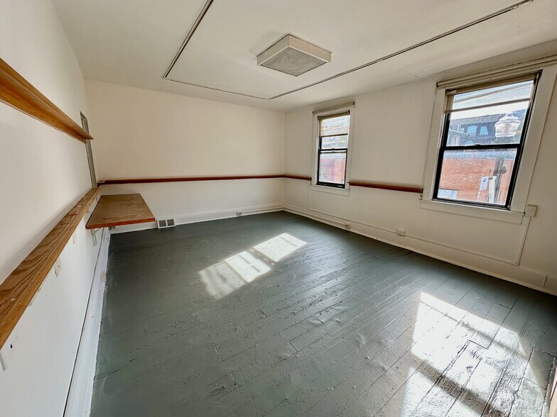 More Photos Of 1015 E Carson St, Pittsburgh Storefront Retail Office For Sale