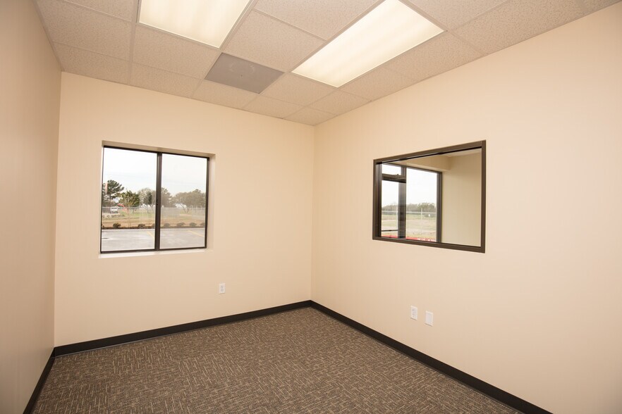 More Photos Of 3406 Longhorn Dr, Houston Warehouse For Lease