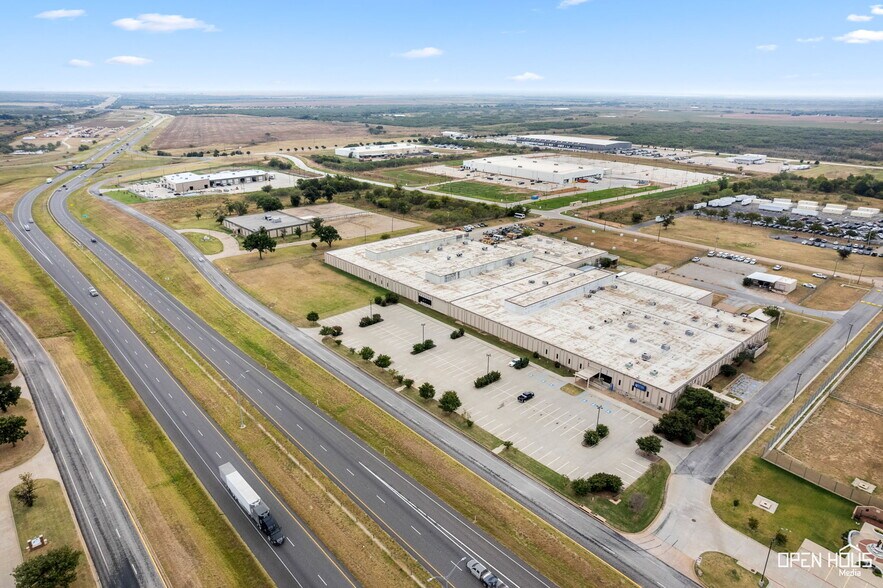 More Photos Of 2813 Central Fwy E, Wichita Falls Industrial For Sale