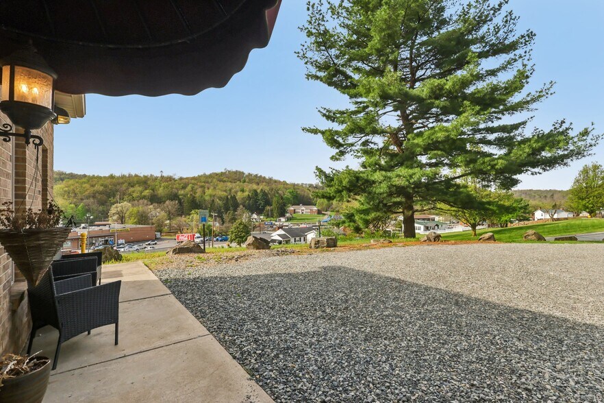 More Photos Of 30 Terrace Ave, Leechburg Office For Sale
