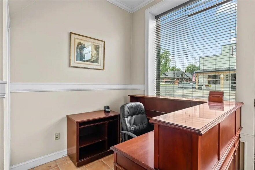More Photos Of 313 Wolfe St, Cohutta Office For Sale