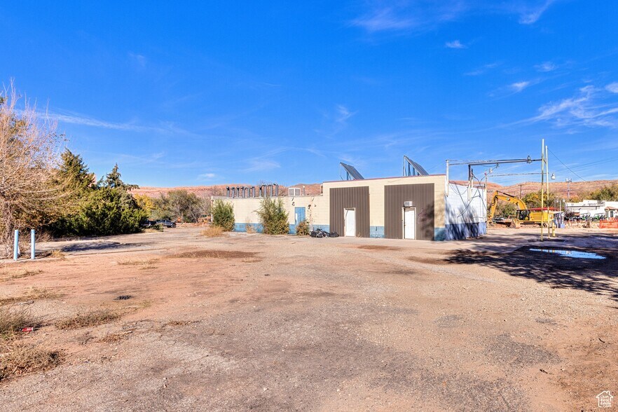 More Photos Of 588 Kane Creek Blvd, Moab General Retail For Sale