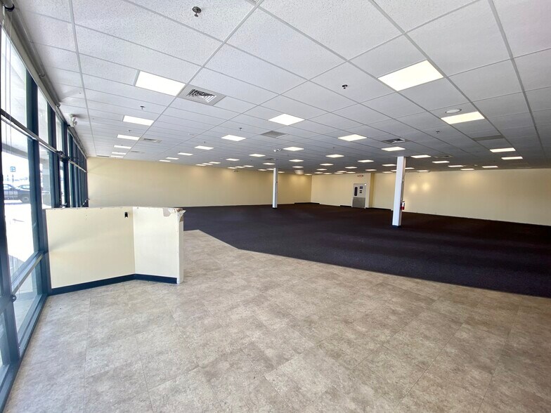 More Photos Of 1203 W Ferdon St, Litchfield Storefront For Lease