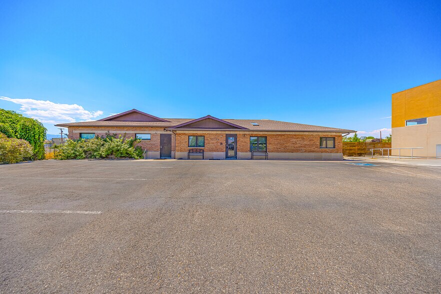 Primary Photo Of 389 Roberts Ct, Grand Junction Service For Sale