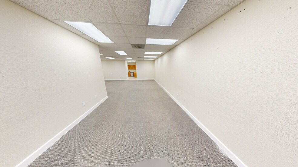 More Photos Of 5151 S Lakeland Dr, Lakeland Office For Sale