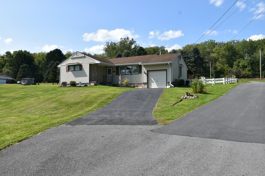 More Photos Of 4592 S Delaware Dr, Easton Auto Repair For Sale