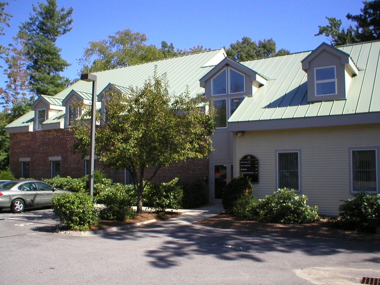 Primary Photo Of 11 Red Roof Ln, Salem Office For Lease