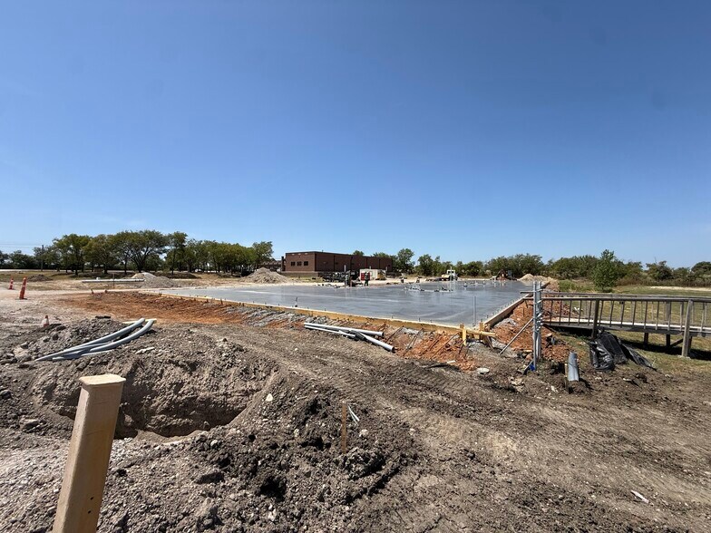 More Photos Of 3340-3348 Peden Rd, Fort Worth Unknown For Lease