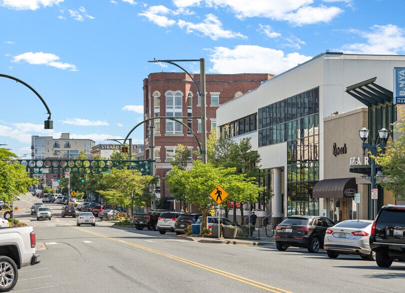 More Photos Of 2820 Colby Ave, Everett Storefront For Lease