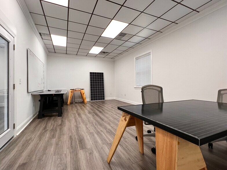 More Photos Of 490 Westfield Rd, Charlottesville Storefront Retail Office For Sale