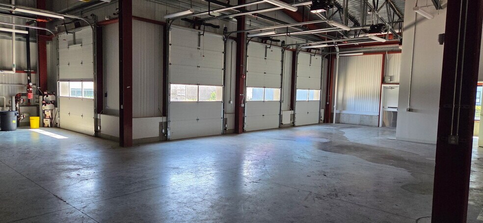 More Photos Of 225 Ellicott St, Buffalo Supermarket For Sale