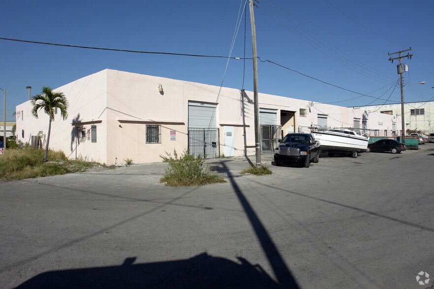 More Photos Of 400-490 SE 11th Ave, Hialeah Warehouse For Lease