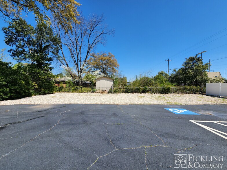 More Photos Of 102 Lois Dr, Warner Robins Office For Lease