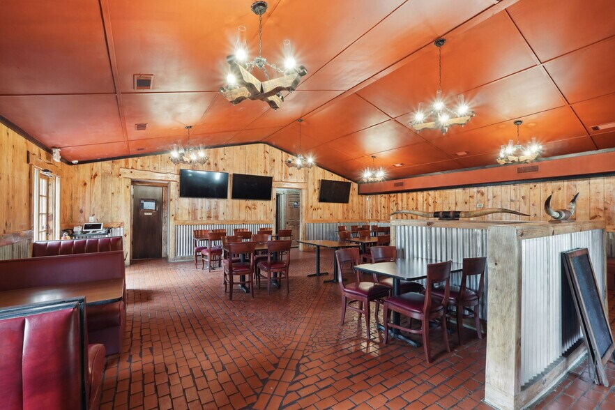 More Photos Of 100 Covered Bridge Rd, Euharlee Restaurant For Sale