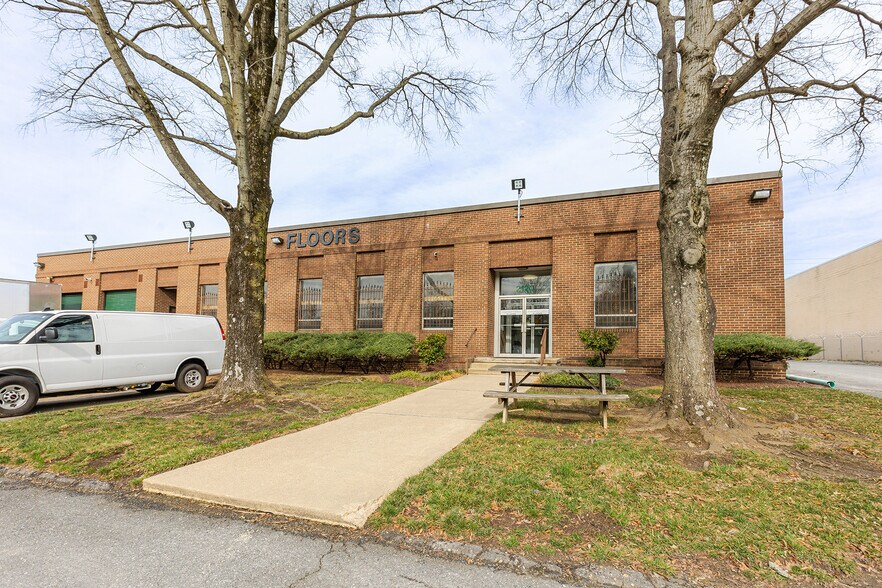 More Photos Of 2120 Beaver Rd, Landover Warehouse For Sale