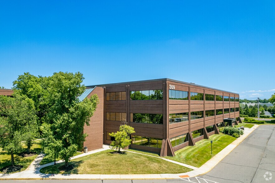 More Photos Of 309 Fellowship Rd, Mount Laurel Coworking Space