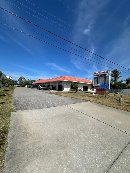 More Photos Of 115 N Tamiami Trl, Nokomis Office For Sale