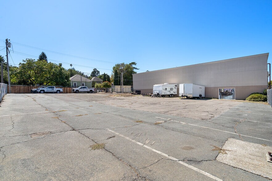 More Photos Of 111 Tennessee St, Vallejo Auto Dealership For Sale