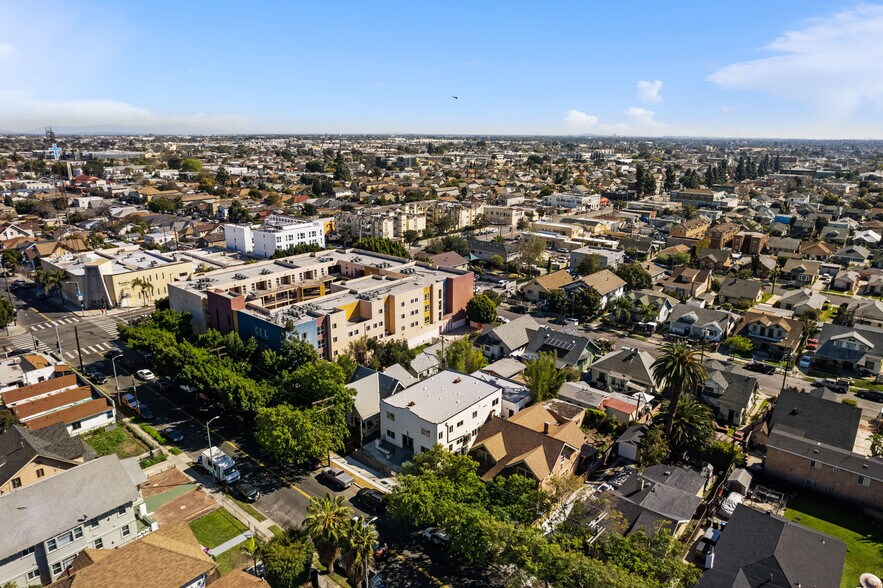 More Photos Of 324 W 51st St, Los Angeles Apartments For Sale