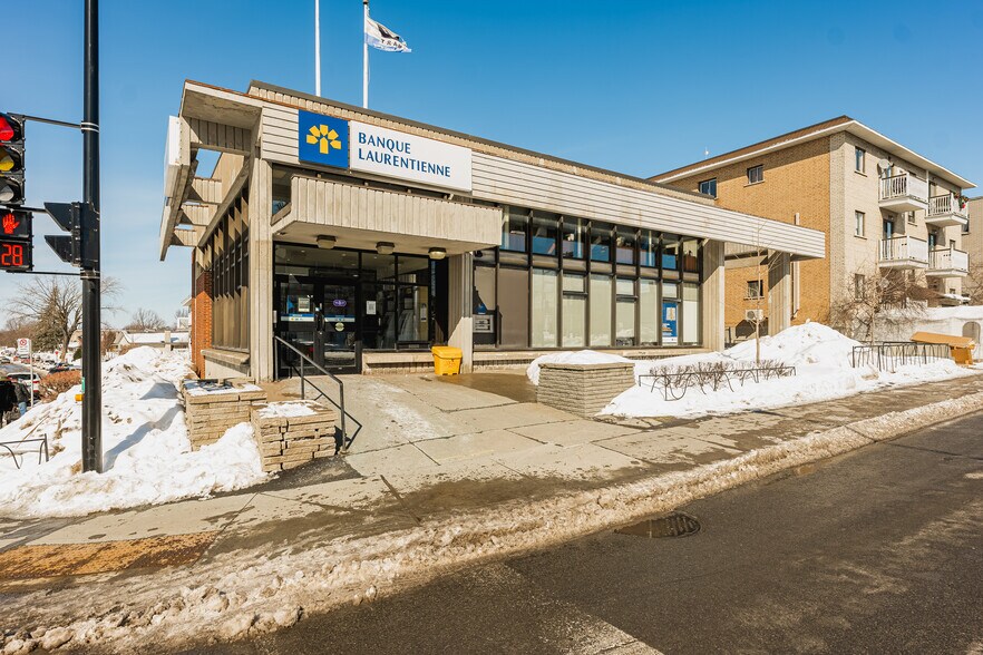 More Photos Of 5501 Boul Henri-Bourassa E, Montréal Office For Sale