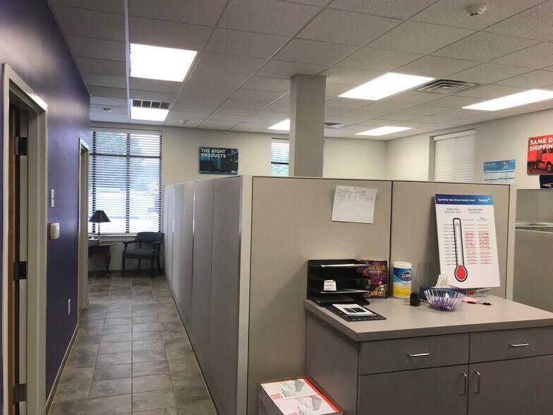 More Photos Of 905 Conference Dr, Greenville Office For Lease