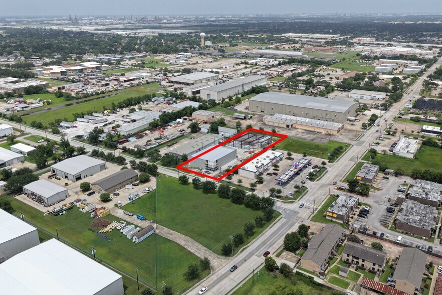 More Photos Of 2069 Magnolia Dr, Pasadena Warehouse For Sale