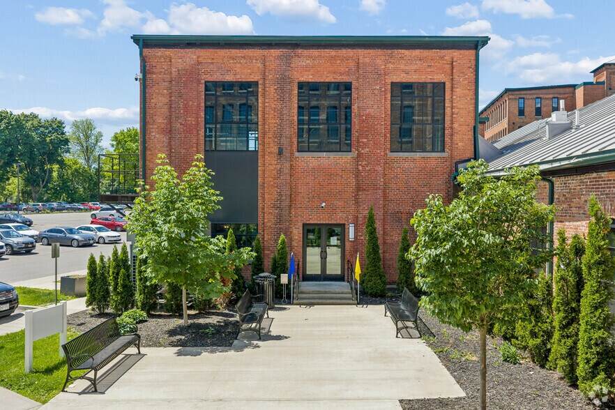 More Photos Of 811-827 Court St, Utica Apartments For Lease