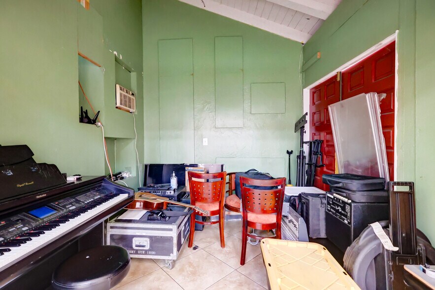 More Photos Of ,  Unknown For Sale