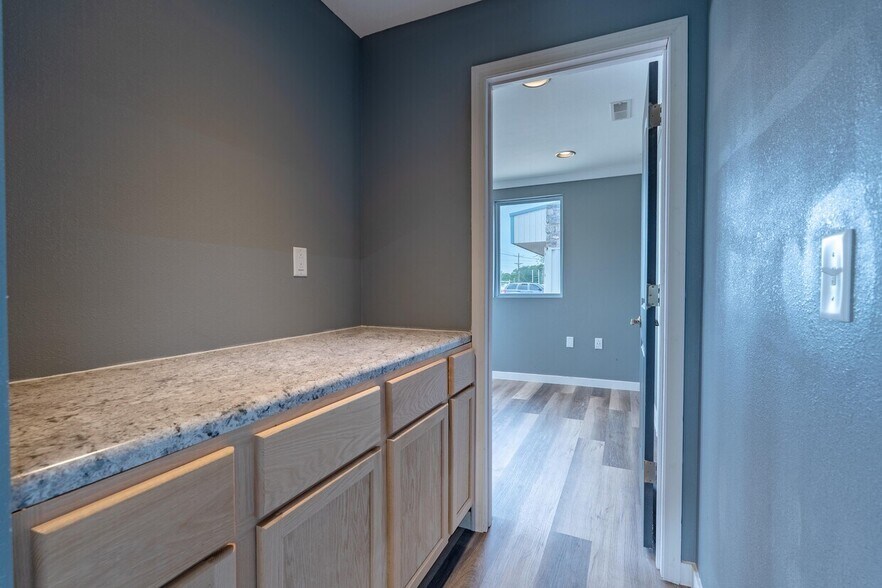 More Photos Of 414 Highway 42, Osage Beach Flex For Sale