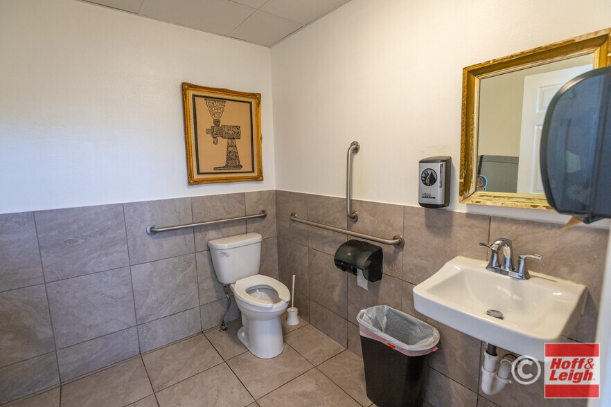 More Photos Of 330 N Institute St, Colorado Springs Freestanding For Sale