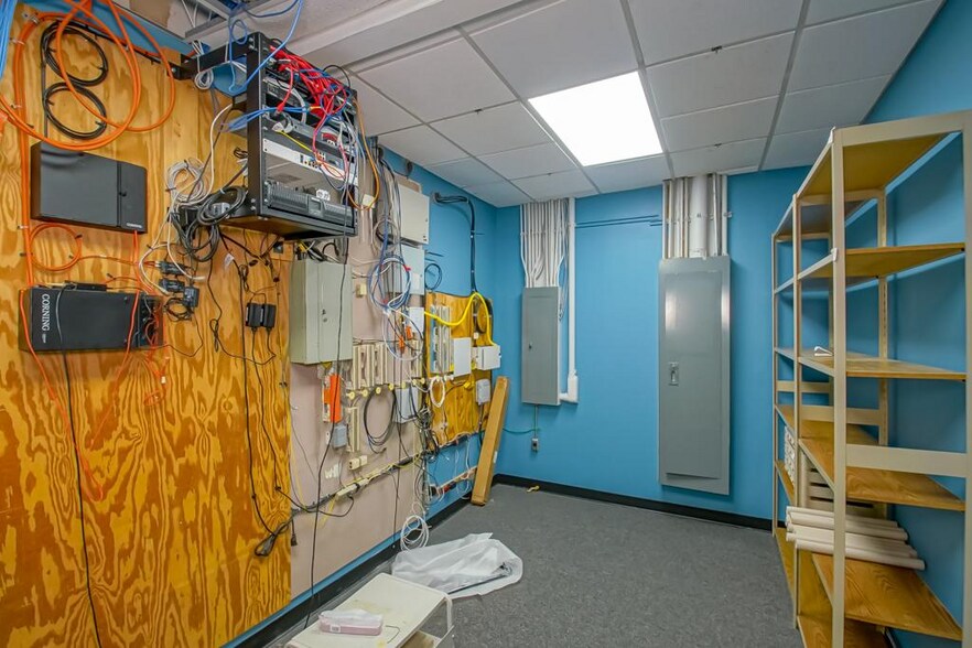 More Photos Of 805 Robin St/ 406 Airline Hwy, La Place Office For Sale